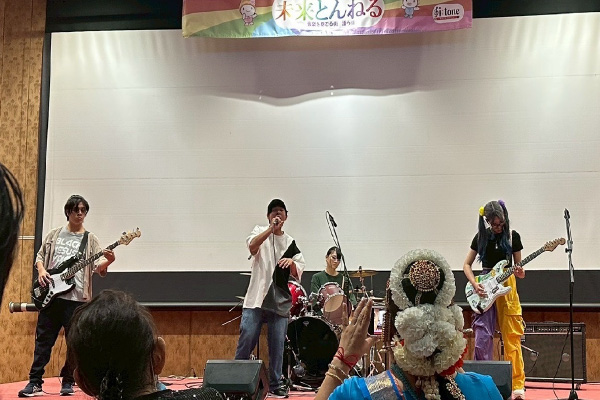 「軽音楽部」が地域イベント”第3回未来とんねる”に参加しました！